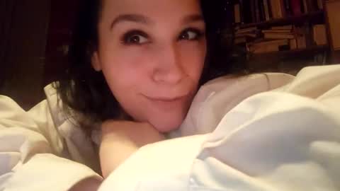 GiaBellaxoxo online show from February 28, 2025, 7:37 am