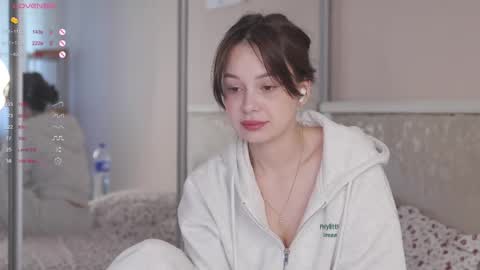 Nicole online show from June 7, 2026, 5:00 am