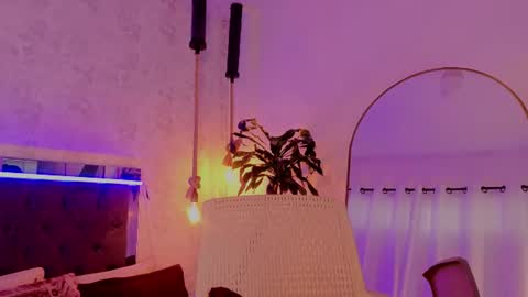 Snapshot of chloe_bronze chatting on August 5, 2026, 7:06 pm Chloe online show from August 5, 2026, 7:06 pm