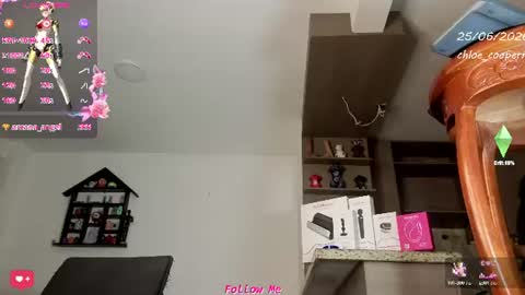 Snapshot of chloe_cooperr chatting on June 25, 2026, 5:39 pm chloe_cooperr online show from June 25, 2026, 5:39 pm