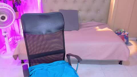 Chloe rosse online show from April 23, 2026, 1:40 am