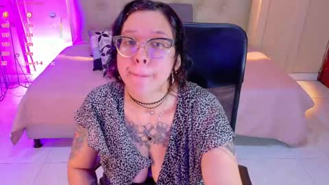 Chloe rosse online show from May 26, 2026, 1:12 am