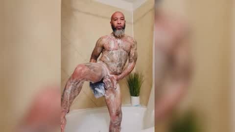 Snapshot of chrisb1981 chatting on February 18, 2026, 11:01 pm KING YAMMY online show from February 18, 2026, 11:01 pm