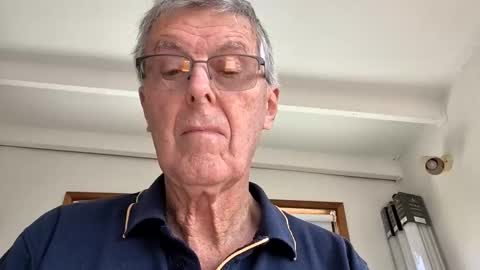 chrisbisex12 online show from June 7, 2026, 12:26 am