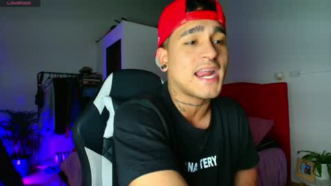Snapshot of chriss_wg_ chatting on July 20, 2026, 8:22 pm Christian Wang online show from July 20, 2026, 8:22 pm