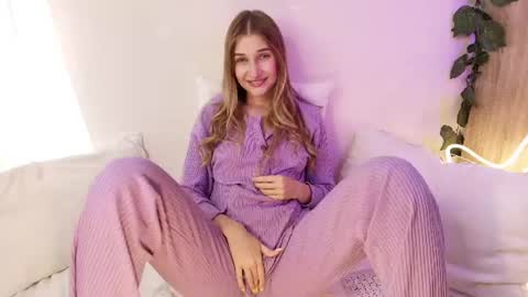 Christine Cardo online show from June 15, 2026, 11:40 pm