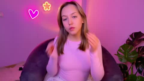 cindylovesmith online show from May 25, 2026, 3:23 am