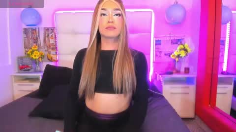 Snapshot of cinthya_walker1 chatting on June 5, 2026, 2:45 pm cinthya_walker1 online show from June 5, 2026, 2:45 pm
