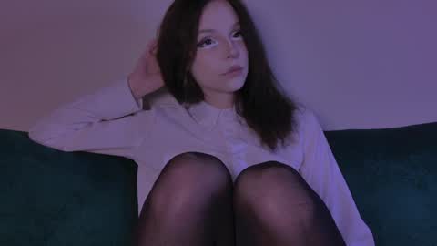Claire Bennett online show from April 26, 2026, 4:54 am