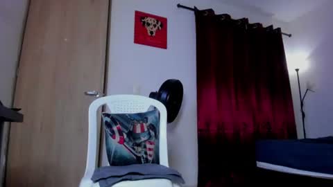 Snapshot of cloudy_pigdude chatting on July 16, 2026, 8:09 am CRISTIAN online show from July 16, 2026, 8:09 am
