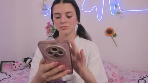 Coraline uwu     Bienvenidos al dulce mundo de Coraline    Hola amores soy Coraline  Una chica  tierna juguetona online show from July 14, 2026, 2:05 am