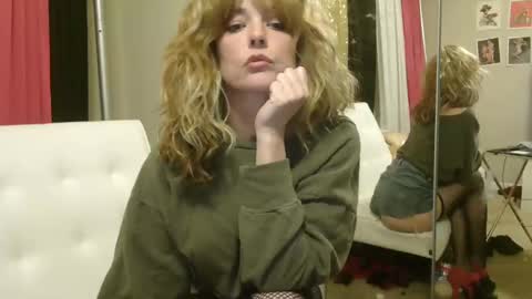 CorinneBijou online show from March 5, 2025, 4:56 am
