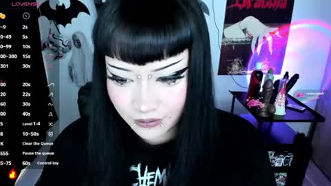 Cris online show from June 24, 2026, 8:52 pm
