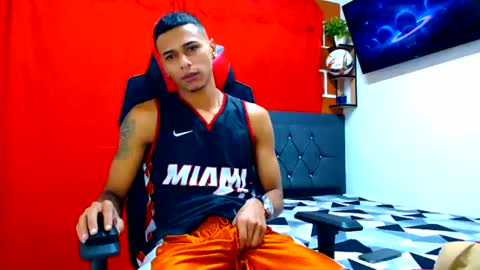 Snapshot of cristiantayron chatting on July 21, 2026, 2:19 pm cristian online show from July 21, 2026, 2:19 pm