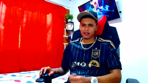 Snapshot of cristiantayron chatting on July 28, 2026, 9:03 pm cristian online show from July 28, 2026, 9:03 pm