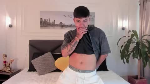 Snapshot of cristopher_strong chatting on May 1, 2026, 1:26 pm Cristopher online show from May 1, 2026, 1:26 pm