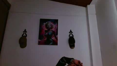 Snapshot of crystal_starx chatting on April 27, 2026, 10:30 pm Crystal Blaze online show from April 27, 2026, 10:30 pm