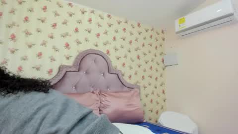 Milf Latina online show from May 18, 2026, 1:39 pm
