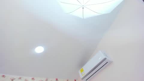 Milf Latina online show from May 22, 2026, 1:39 pm