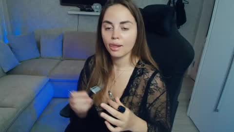 crystalemily online show from June 8, 2026, 7:03 pm