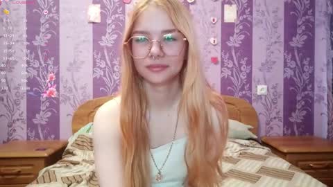 Snapshot of cucumber_kringe chatting on November 13, 2025, 7:18 am Sia online show from November 13, 2025, 7:18 am