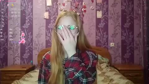 Snapshot of cucumber_kringe chatting on November 23, 2025, 11:10 am Sia online show from November 23, 2025, 11:10 am