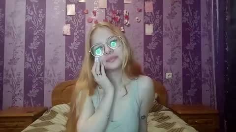 Snapshot of cucumber_kringe chatting on November 26, 2025, 7:20 am Sia online show from November 26, 2025, 7:20 am