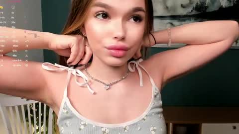 Silvia online show from May 24, 2026, 9:36 am