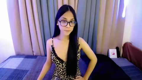 kez online show from May 25, 2026, 8:15 pm