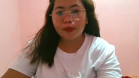 Snapshot of curious_girl247 chatting on May 5, 2026, 10:34 am curious_girl247 online show from May 5, 2026, 10:34 am