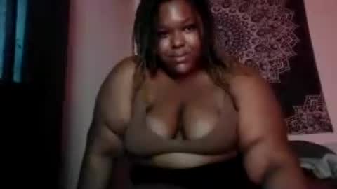 Snapshot of curvybcelinemixe chatting on June 17, 2026, 6:42 pm Cline online show from June 17, 2026, 6:42 pm