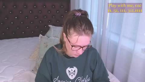 Snapshot of cute_darina chatting on July 15, 2026, 1:22 am Everyday stream in the same time online show from July 15, 2026, 1:22 am