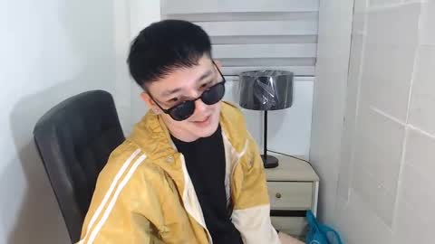 cute_enzo24 online show from December 13, 2024, 6:00 am