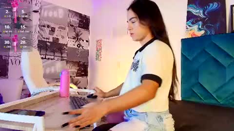 Snapshot of cute_horny12 chatting on July 31, 2026, 1:32 pm Cute horny1 online show from July 31, 2026, 1:32 pm