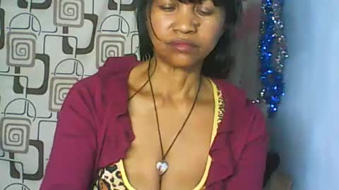 Snapshot of cute_moll chatting on June 24, 2026, 6:40 pm murielle online show from June 24, 2026, 6:40 pm