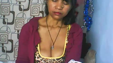 Snapshot of cute_moll chatting on June 27, 2026, 2:12 pm murielle online show from June 27, 2026, 2:12 pm