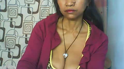Snapshot of cute_moll chatting on July 9, 2026, 8:18 am murielle online show from July 9, 2026, 8:18 am