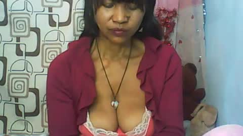 Snapshot of cute_moll chatting on July 10, 2026, 8:40 am murielle online show from July 10, 2026, 8:40 am