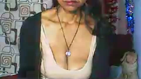 Snapshot of cute_moll chatting on August 1, 2026, 2:49 pm murielle online show from August 1, 2026, 2:49 pm