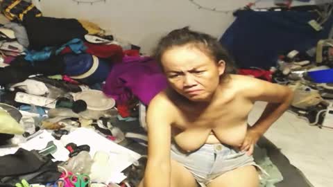 Snapshot of cuteandsexyone chatting on July 7, 2026, 4:22 pm CuteAndSexyOne Na and Brian online show from July 7, 2026, 4:22 pm