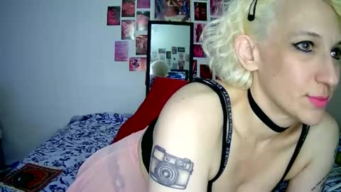 Bella online show from June 18, 2026, 3:29 am