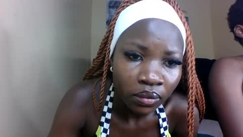 cutey_mara online show from June 15, 2026, 3:42 am
