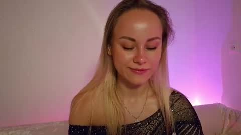 Snapshot of cutie_xoxo_ chatting on June 18, 2026, 8:13 pm cutie_xoxo_ online show from June 18, 2026, 8:13 pm