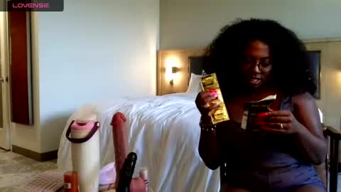 Snapshot of cyndylouwho chatting on July 9, 2026, 5:39 pm Cyndy Lou Who online show from July 9, 2026, 5:39 pm