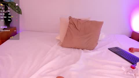 Snapshot of dahiana_cute_ chatting on February 22, 2025, 7:34 am Dahiana online show from February 22, 2025, 7:34 am