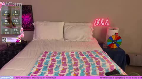 Snapshot of daisymystique chatting on April 27, 2026, 1:58 am daisymystique online show from April 27, 2026, 1:58 am