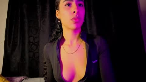 Snapshot of damian_n_lissa chatting on June 22, 2026, 2:13 am damian_n_lissa online show from June 22, 2026, 2:13 am
