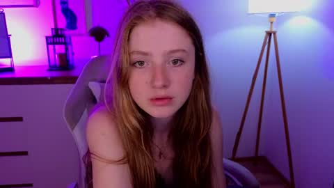dan1ella_sun online show from June 24, 2026, 2:49 pm