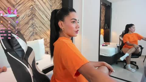 Snapshot of dana_daree chatting on May 19, 2026, 7:20 pm D A N A online show from May 19, 2026, 7:20 pm