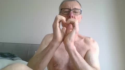 danielcoxone online show from May 20, 2026, 8:42 am